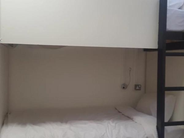 Rahman Hostel : photo 3 de la chambre lit dans dortoir 12 lits réservé aux hommes