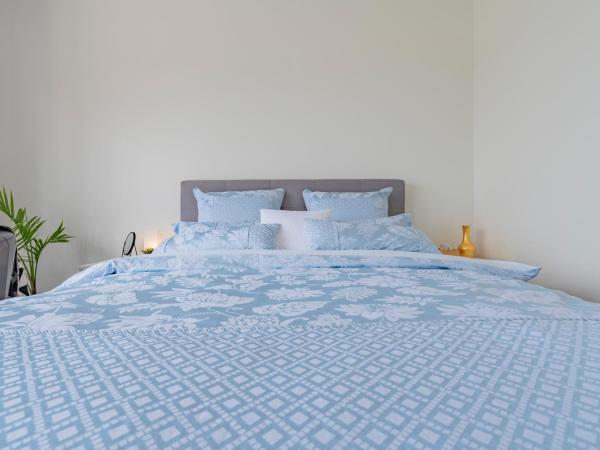 Nature & Relax House, Panoramic sea view, Free parking 37 : photo 5 de la chambre chambre lit queen-size avec salle de bains commune