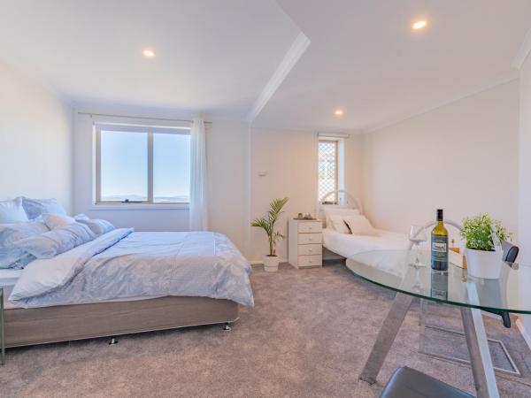 Nature & Relax House, Panoramic sea view, Free parking 37 : photo 2 de la chambre chambre familiale avec salle de bains commune