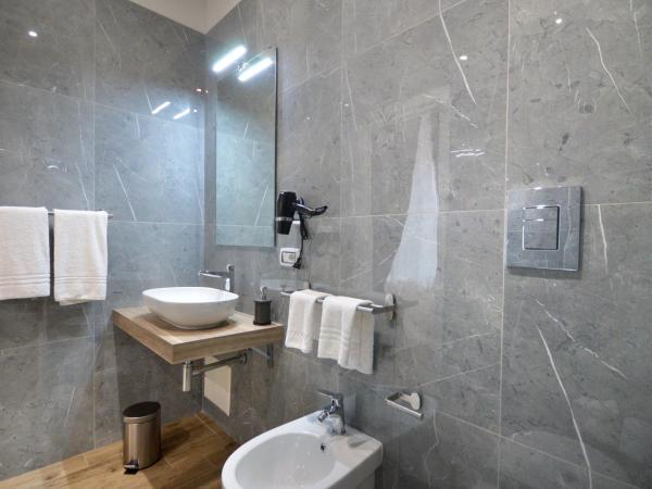 Napoliseason Rooms and Breakfast : photo 6 de la chambre chambre double deluxe