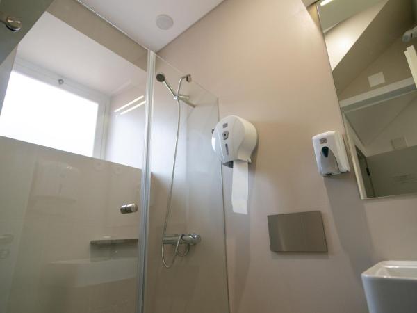 Change The World Hostels - Coimbra - Almedina : photo 9 de la chambre lit simple en dortoir mixte (10 adultes)