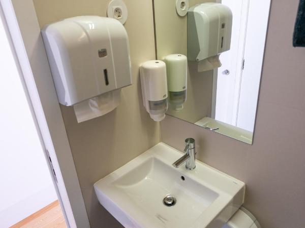 Change The World Hostels - Coimbra - Almedina : photo 7 de la chambre lit dans dortoir mixte de 4 lits