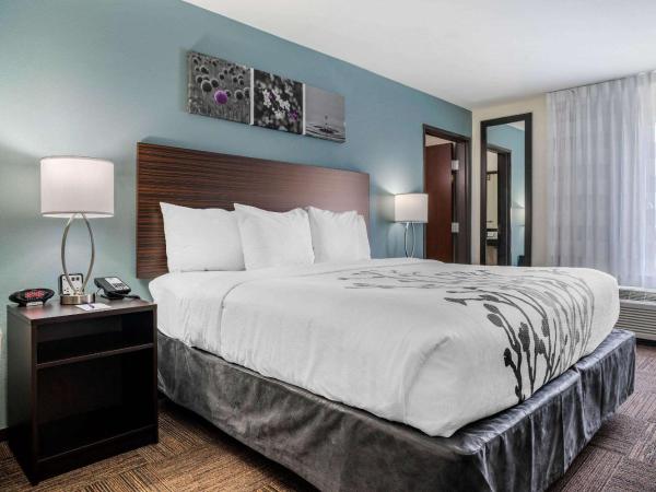 Sleep Inn & Suites near Westchase : photo 5 de la chambre chambre lit king-size avec baignoire - non-fumeurs
