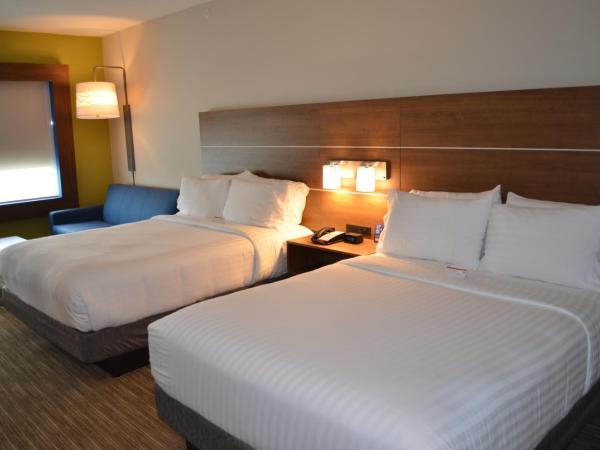 Holiday Inn Express & Suites - Charlotte NE - University Area, an IHG Hotel : photo 1 de la chambre suite double