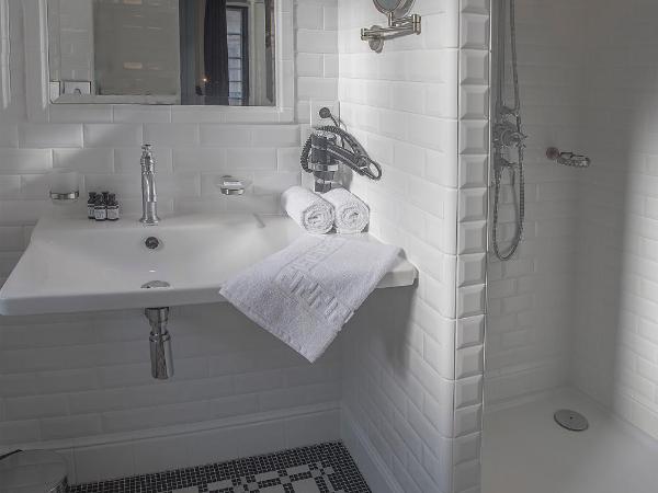 Eco-Lodge City - Appart'Hôtel - VILLA CÔTÉ PLATEAU - Hyper Centre - 3 Étoiles Certifiées- : photo 7 de la chambre appartement en duplex