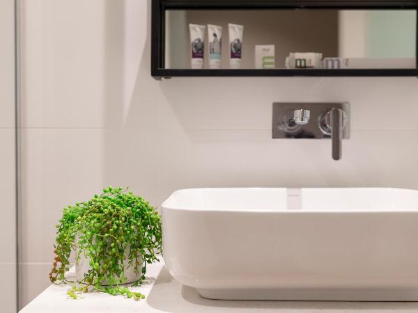 Mercure Canberra Belconnen : photo 5 de la chambre chambre lit king-size supérieure