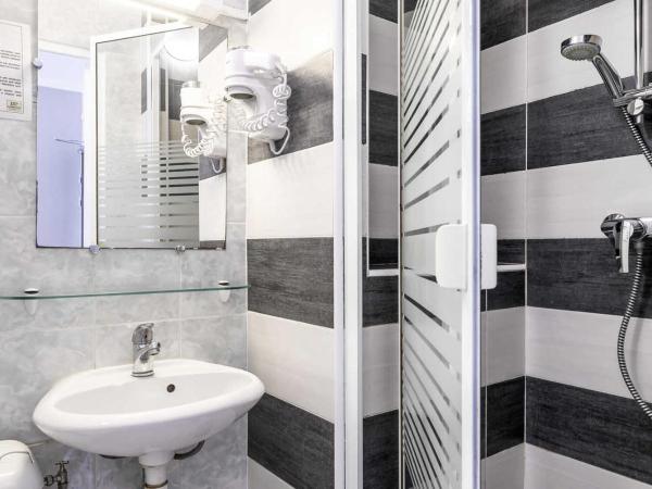 Comfort Hotel Rouen Alba : photo 4 de la chambre chambre triple classique