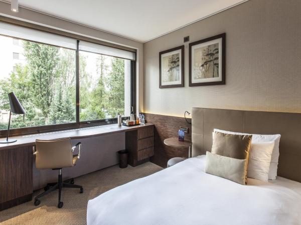 Crowne Plaza Geneva, an IHG Hotel : photo 3 de la chambre chambre double standard - accessible aux personnes à mobilité réduite
