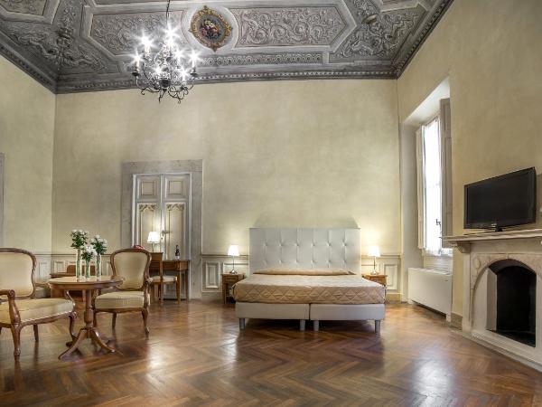 Hotel Bretagna Heritage - Alfieri Collezione : photo 3 de la chambre chambre double