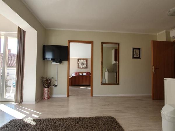 Villa Julian : photo 8 de la chambre chambre double confort avec balcon