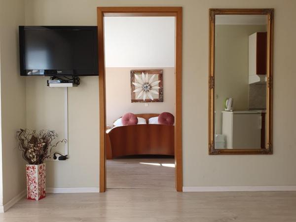 Villa Julian : photo 9 de la chambre chambre double confort avec balcon