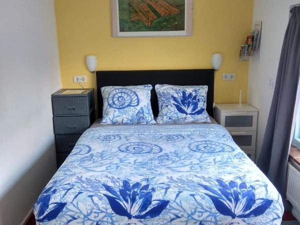 B&B Amsterdam Holy Dove, free parking : photo 8 de la chambre chambre double avec salle de bains commune