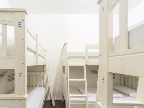 BEAT Arts Hostel at Chinatown : photo 4 de la chambre lit dans dortoir mixte de 6 lits