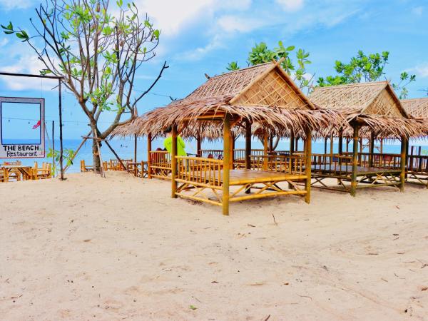 Lanta Palm Beach Resort , Beach Bungalow - Koh Lanta : photo 9 de la chambre chambre double supérieure