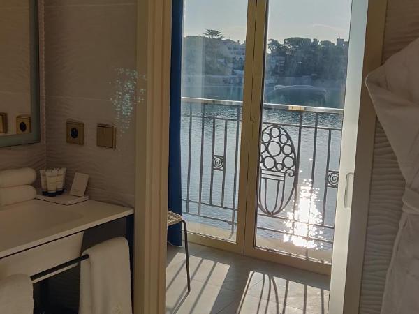 Splendid Hôtel & Spa : photo 2 de la chambre chambre lit king-size - vue sur mer