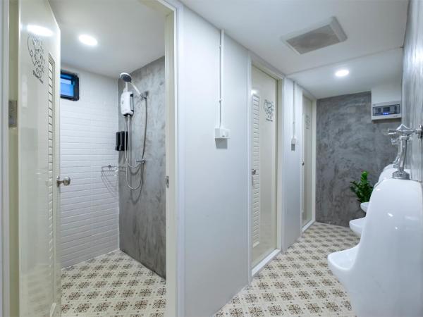 BED Friends Poshtel : photo 1 de la chambre lit dans dortoir pour hommes de 4 lits