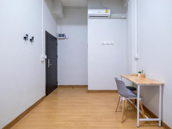 BED Friends Poshtel : photo 4 de la chambre chambre double avec salle de bains commune