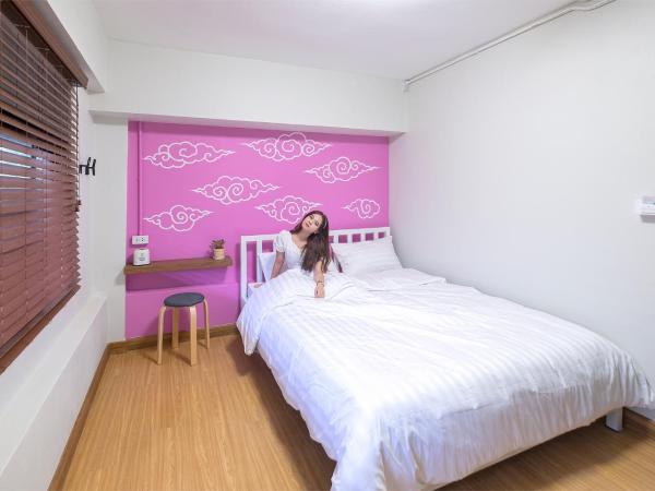 BED Friends Poshtel : photo 5 de la chambre chambre double supérieure avec salle de bains commune