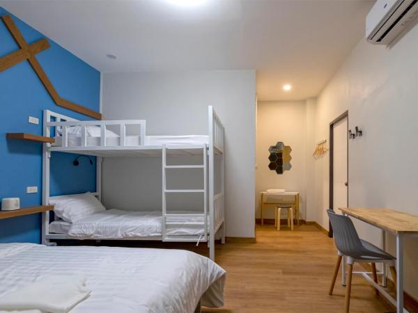 BED Friends Poshtel : photo 2 de la chambre chambre familiale avec salle de bains