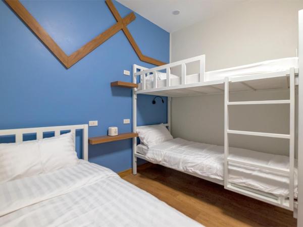 BED Friends Poshtel : photo 3 de la chambre chambre familiale avec salle de bains