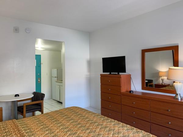 International Inn on the Bay : photo 6 de la chambre chambre lit king-size - accessible aux personnes à mobilité réduite