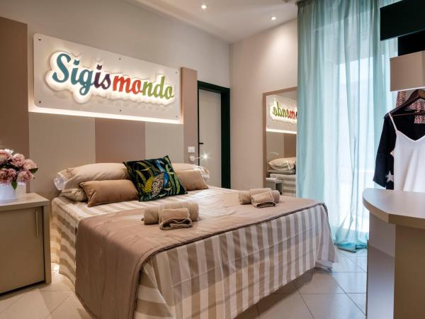 SI Rimini Hotel : photo 2 de la chambre chambre de luxe double ou lits jumeaux avec baignoire spa
