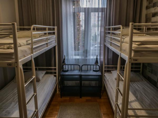 Cent Hostel : photo 4 de la chambre chambre quadruple