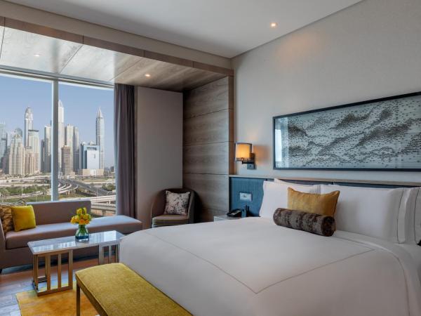 Taj Jumeirah Lakes Towers : photo 3 de la chambre chambre supérieure avec lit king-size