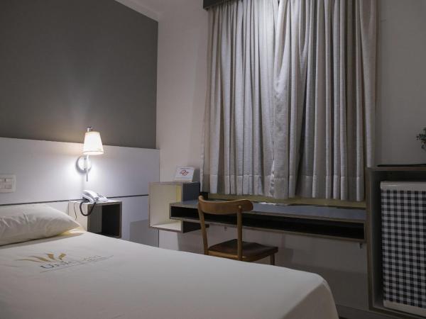Uniclass Hotel Pinheiros : photo 10 de la chambre chambre lits jumeaux