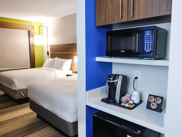 Holiday Inn Express & Suites - Houston IAH - Beltway 8, an IHG Hotel : photo 2 de la chambre chambre 2 lits queen-size - non-fumeurs