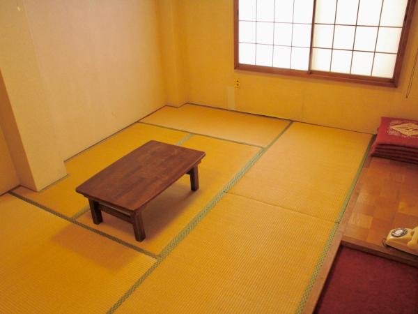 City Pension Tommy Rich Inn Kyoto : photo 5 de la chambre chambre familiale de style japonais avec salle de bains commune (5 adultes)