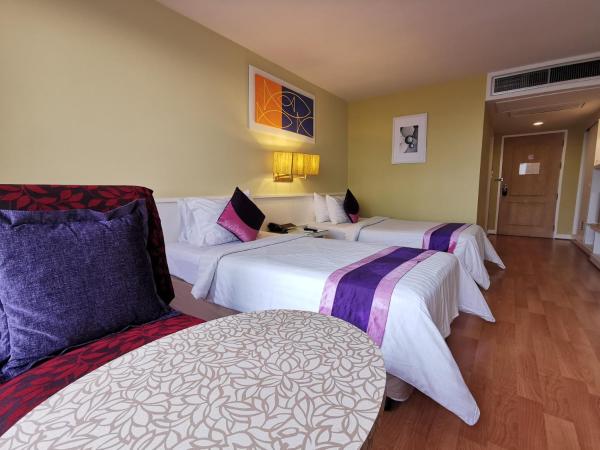 Tongtara Riverview Hotel : photo 5 de la chambre chambre deluxe double ou lits jumeaux