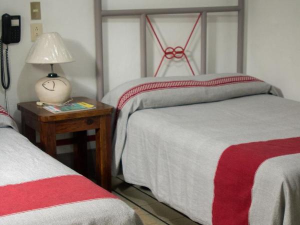 Hotel Posada el Cid : photo 6 de la chambre chambre double avec 2 lits doubles