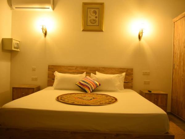 Easy Stay Residence : photo 8 de la chambre chambre double avec balcon - vue partielle sur mer