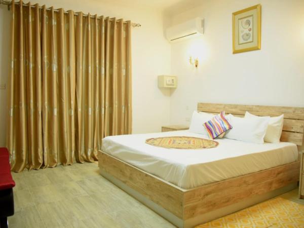 Easy Stay Residence : photo 6 de la chambre chambre double avec balcon - vue partielle sur mer