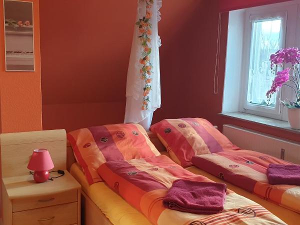 Gasthaus Pavillon : photo 4 de la chambre chambre double standard avec salle de bains commune