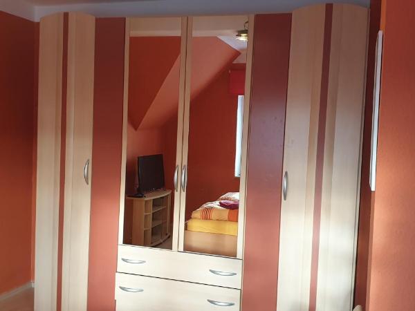 Gasthaus Pavillon : photo 6 de la chambre chambre double standard avec salle de bains commune