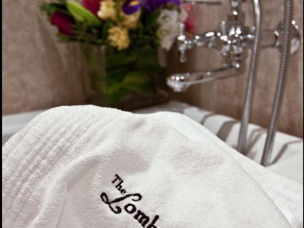 Lombardy Hotel : photo 3 de la chambre chambre lit king-size standard