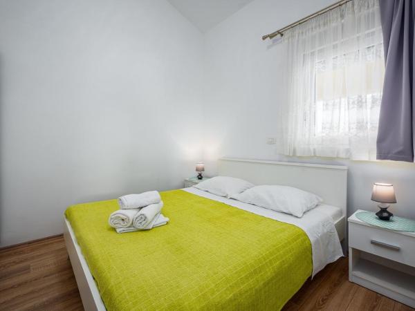 Apartment Kraljevic : photo 3 de la chambre appartement avec balcon