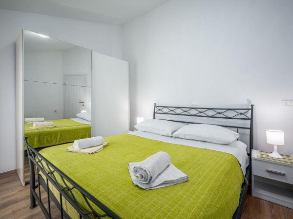 Apartment Kraljevic : photo 2 de la chambre appartement avec balcon