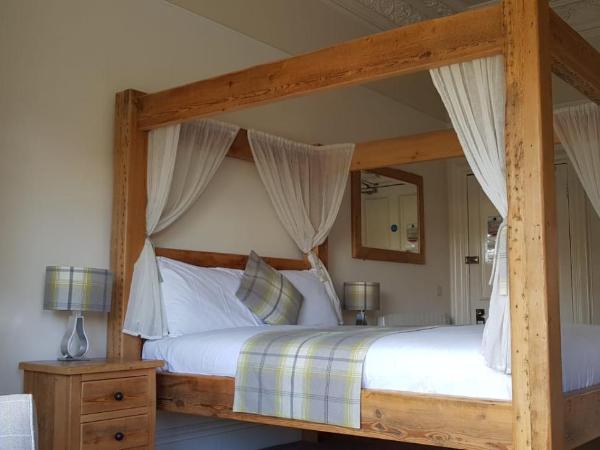 18 Craigmillar Park : photo 3 de la chambre chambre lit king-size deluxe avec lit à baldaquin et douche