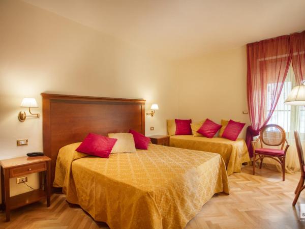 Hotel Alessandro Della Spina : photo 7 de la chambre chambre triple