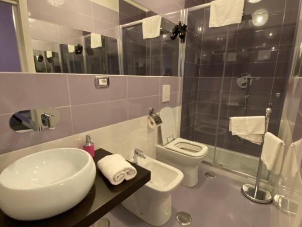 al Corso 203 : photo 8 de la chambre chambre lit king-size avec baignoire spa