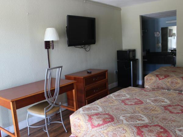 Tampa Inn Near Busch Gardens : photo 2 de la chambre chambre avec 2 lits doubles - fumeurs