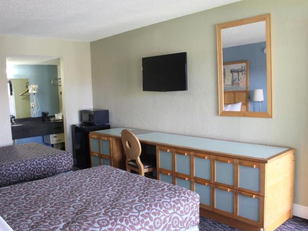 Tampa Inn Near Busch Gardens : photo 2 de la chambre hébergement de luxe avec 2 lits doubles - fumeurs