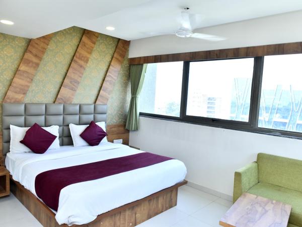 Hotel Royal King by Sky Stays : photo 10 de la chambre chambre deluxe - réservée aux indiens