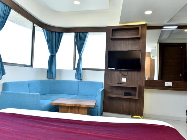 Hotel Royal King by Sky Stays : photo 3 de la chambre chambre deluxe - réservée aux indiens