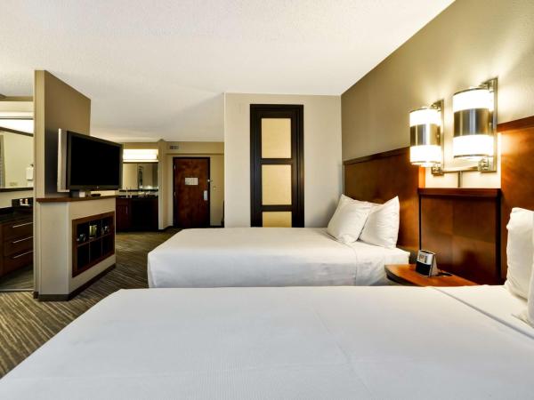 Hyatt Place Albuquerque Uptown : photo 7 de la chambre chambre avec 2 lits doubles et canapé-lit