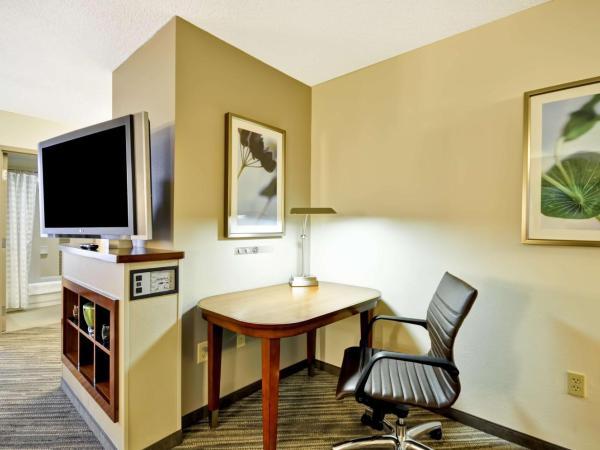 Hyatt Place Albuquerque Uptown : photo 6 de la chambre chambre avec 2 lits doubles et canapé-lit