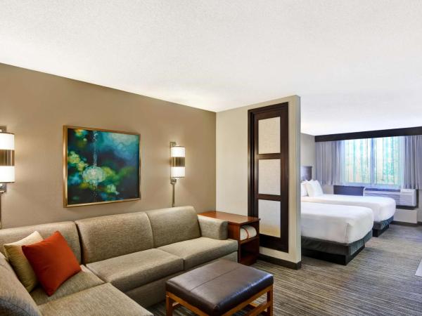 Hyatt Place Memphis Wolfchase : photo 4 de la chambre chambre avec 2 lits doubles et canapé-lit